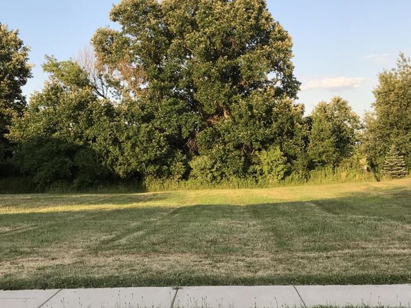 1131 Jackson Dr, Owosso, MI 48867